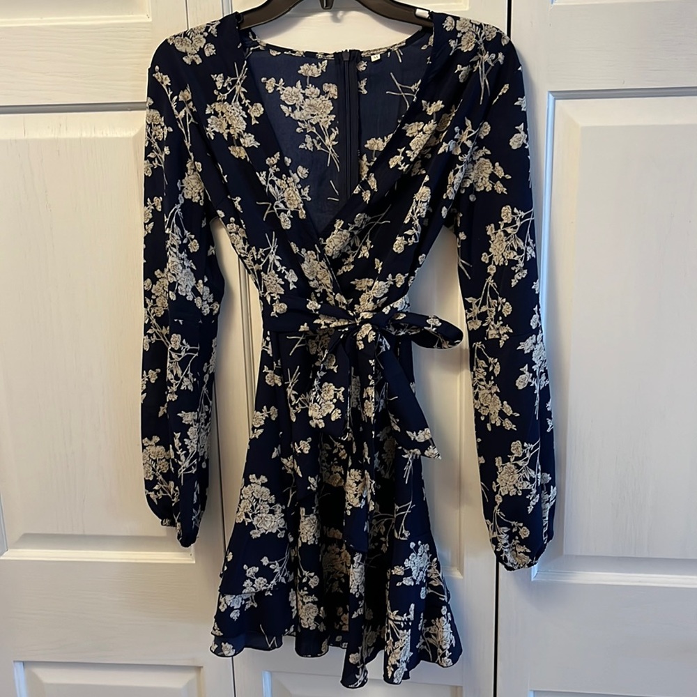 Faux Wrap dress - Medium 4 - 6 workwear, professional, date night lightweight